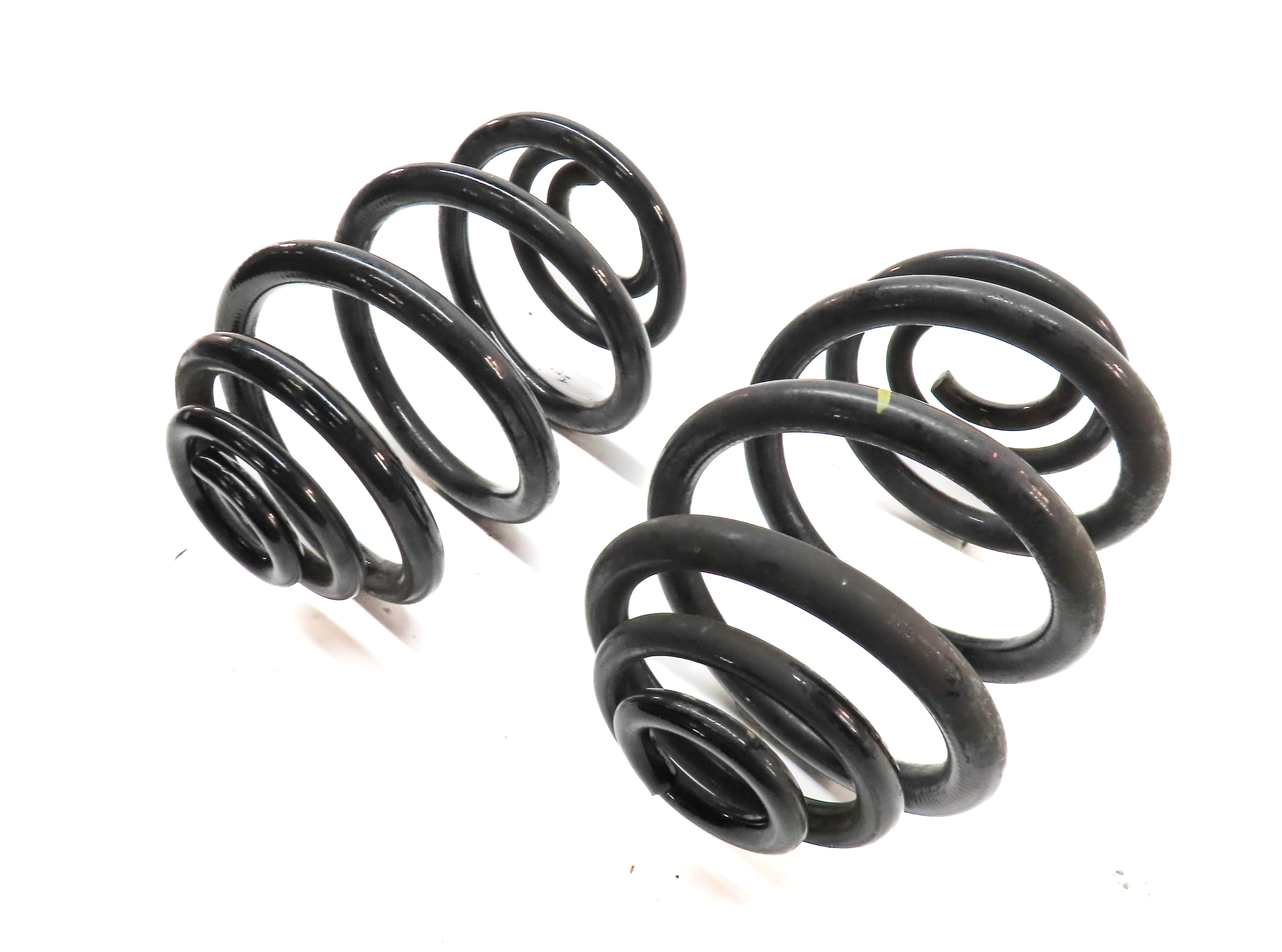 2003-2008 BMW Z4 (E85) LEFT & RIGHT REAR STANDARD SUSPENSION COIL SPRING SET 2 — exact item pictured